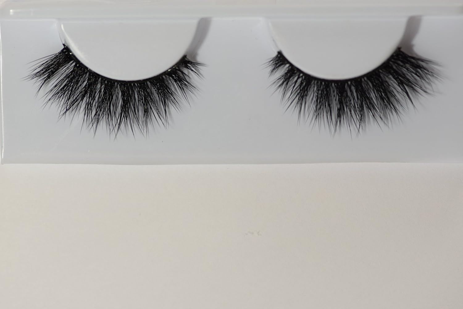 MISS 3D VOLUME LASHES #M319